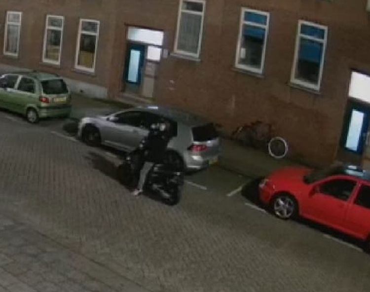 Rotterdam - Gezocht - Wie herkent schutter woning Transvaalstraat?