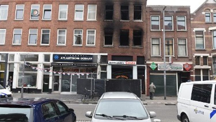 Rotterdam - Politie start groot onderzoek na fatale brand Hilledijk